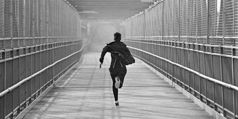 Моряк подрыл стену изолятора и сбежал за день до конца карантина