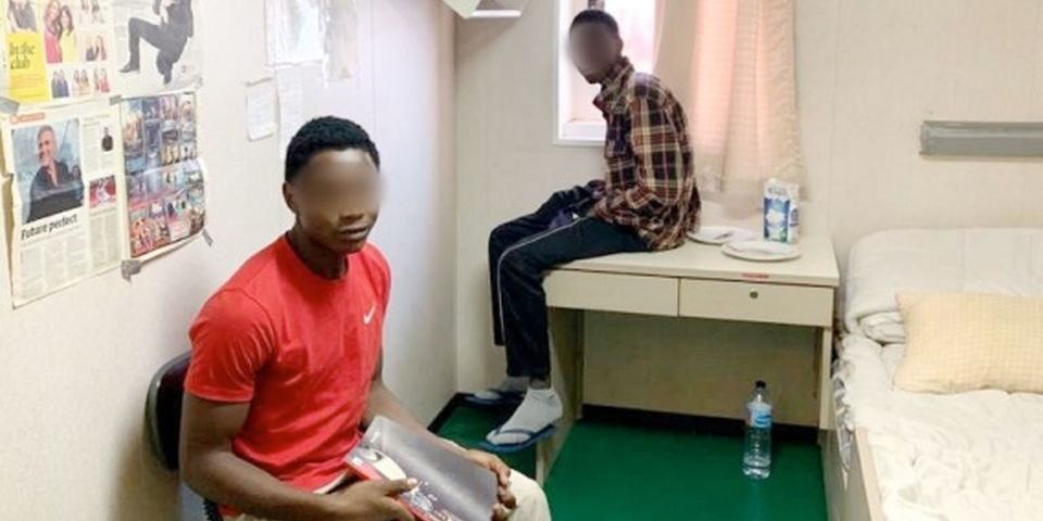 На судне в Николаеве нашли двух «туземцев» и наркотики с бульбулятором