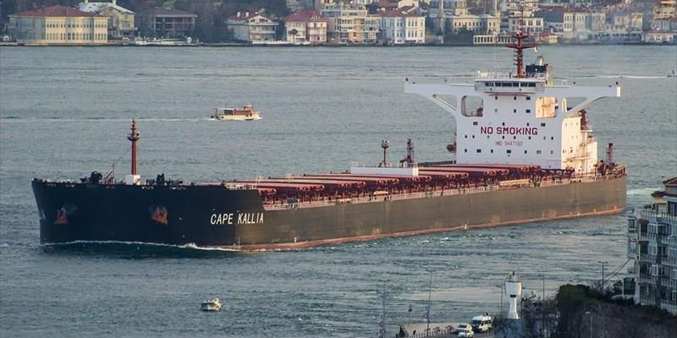 Огромный балкер касанием потопил рыболовное судно