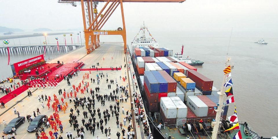 Порты Китая открыли для смены иностранных моряков
