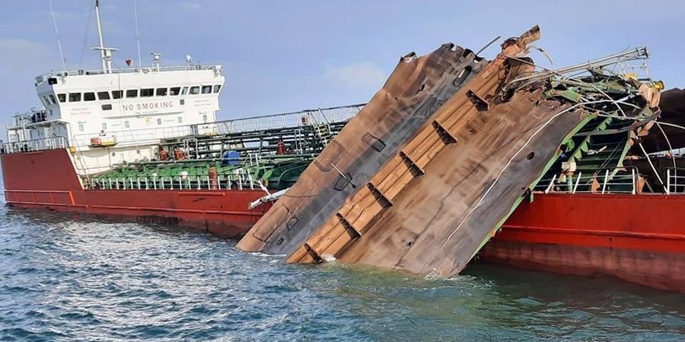 Старпома обвинили в гибели троих моряков и взрыве