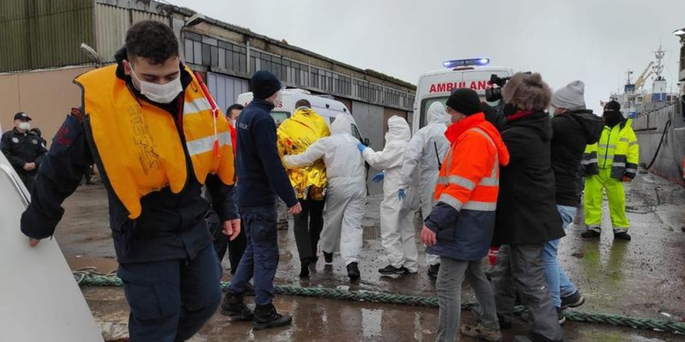 Среди спасенных с затонувшего судна моряков — 5 украинцев