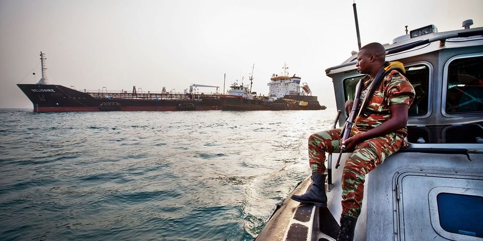 Морские пираты стали вести себя очень подозрительно