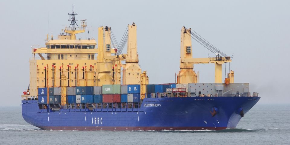 Моряк скончался при падении в трюм