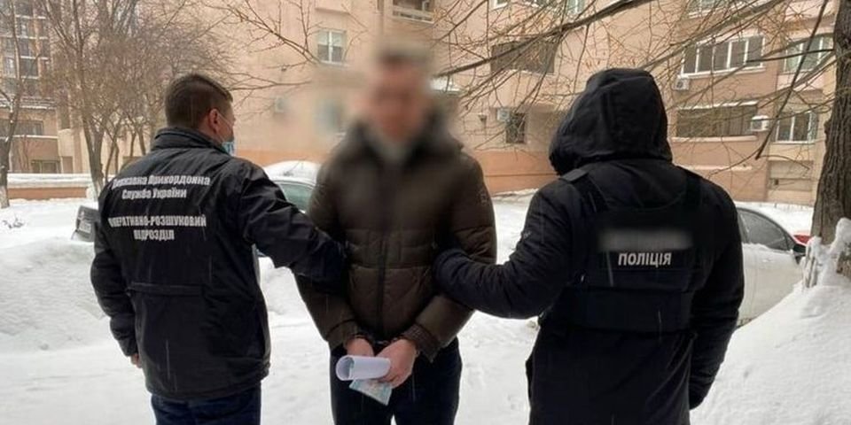 Одессит с 2015 года вербовал моряков для нелегальной работы на судах