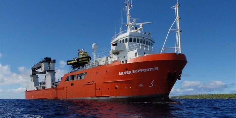 Спустя 16 часов после падения за борт матроса нашли живым