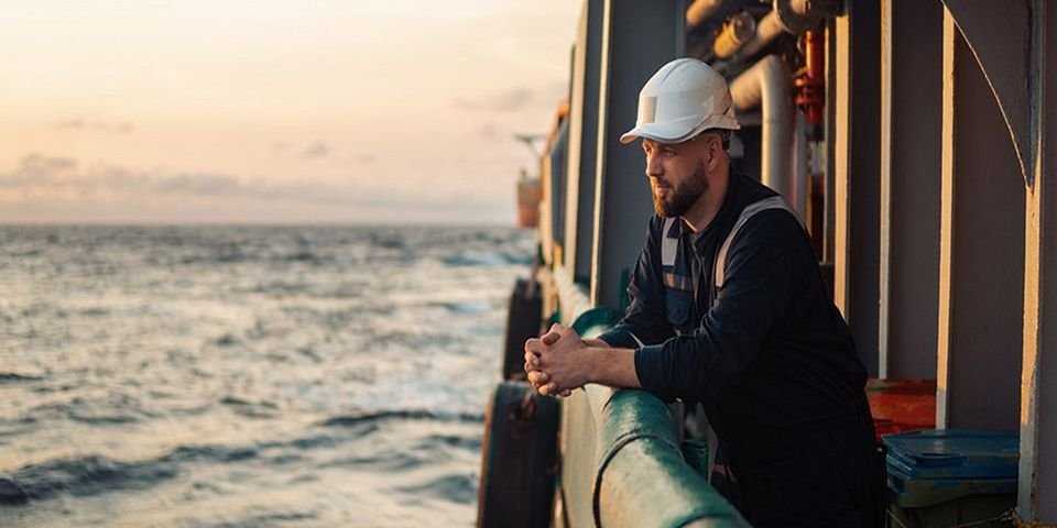 Невакцинированным морякам откажут в работе: суда с ними уже не пускают в порты?