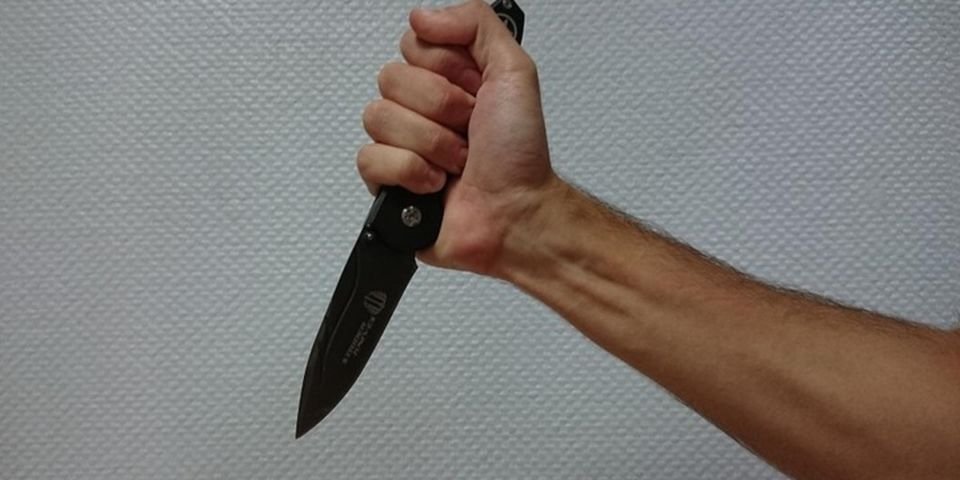 Пьяный капитан зарезал стармеха, а потом избил матроса