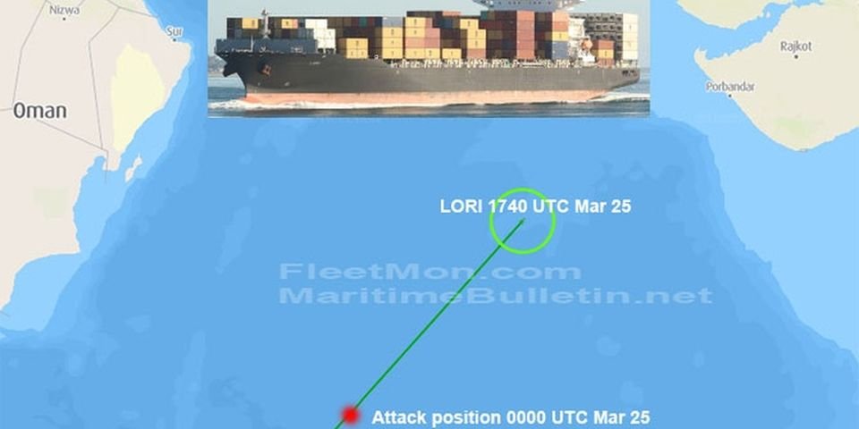 В Аравийском море контейнеровоз стал мишенью для ракеты