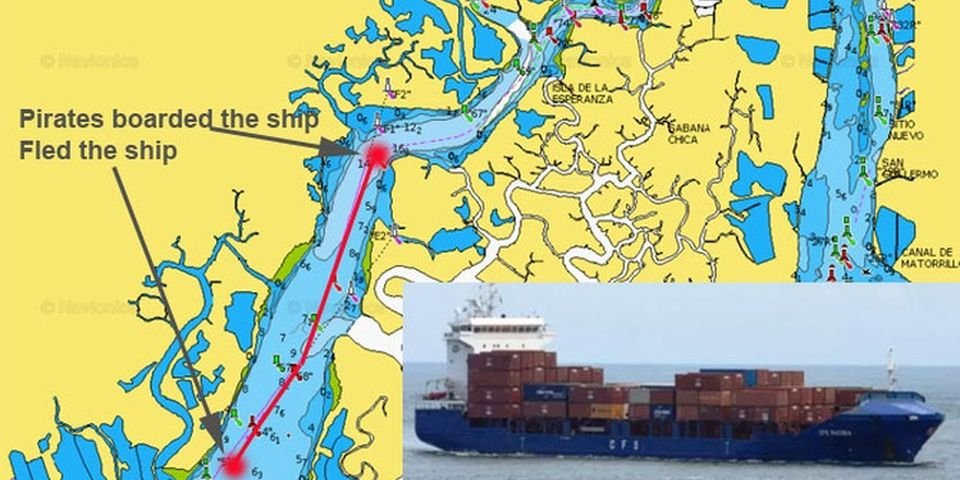 Взяли заложника и разбивали контейнеры: на судно PACORA напали пираты