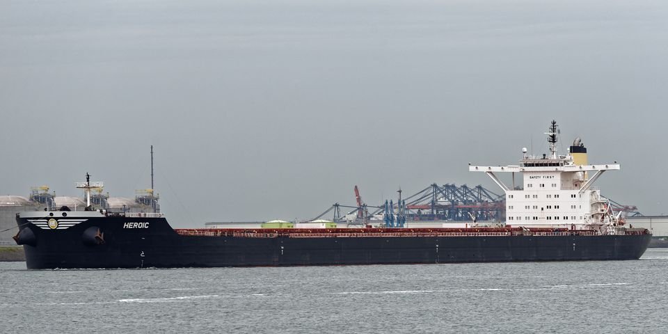 Коронавирус добрался до судов: один моряк погиб, одного спасают и 9 «положительные»