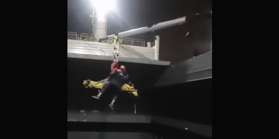 Моряк упал в трюм с 8-метровой высоты и выжил