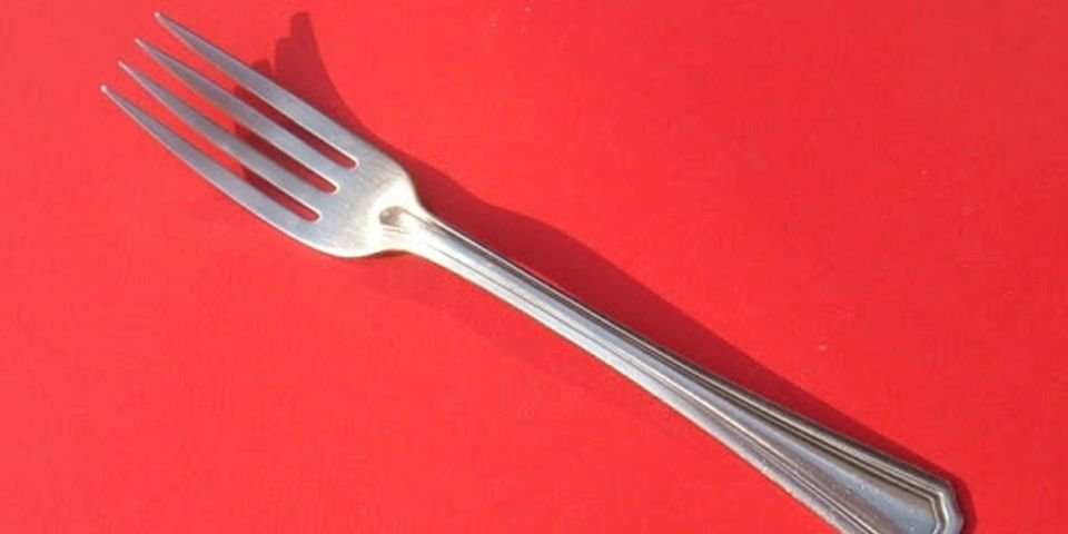 Моряк вилкой и ножом нанёс удары коллеге, чтобы убить его