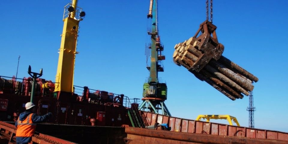 Ошибки правил безопасности привели к гибели старпома и АВ