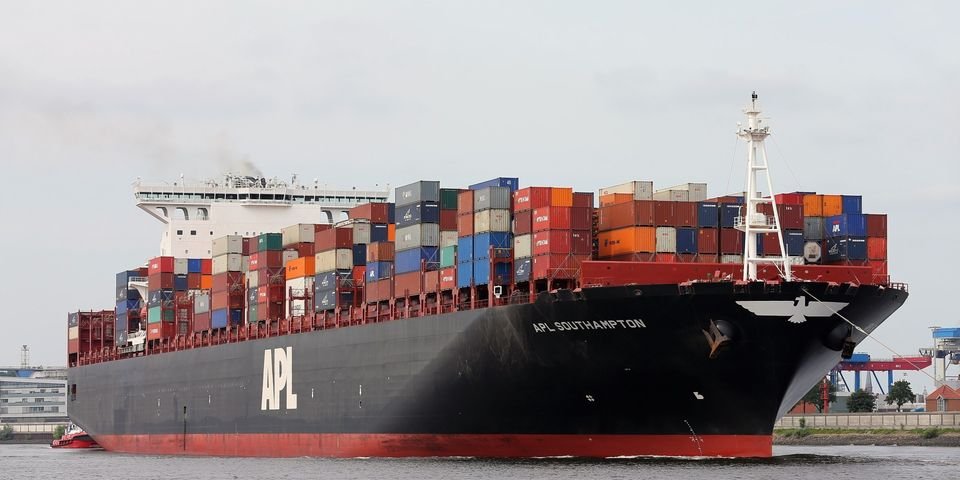 Стармех и моторист пострадали во время ЧП в машинном отделении