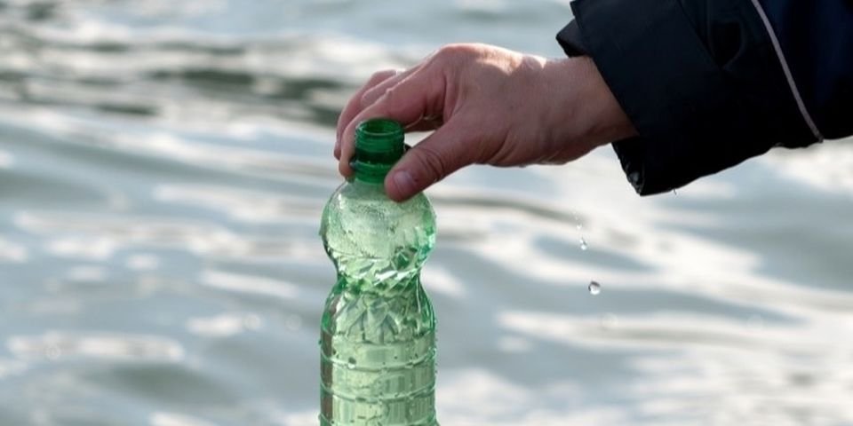 Стармеха отправили в тюрьму из-за того, что его подчиненный напился растворителя