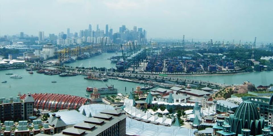 Страны снова меняют правила смены для моряков