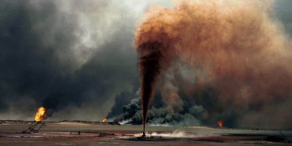 При пожаре на крупнейшем в мире месторождении нефти пострадали люди