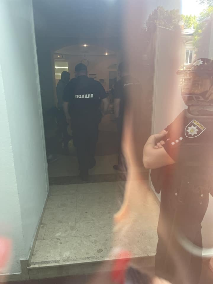 Система здорово пошатнулась: в морских УТЗ и у посредников прошли обыски