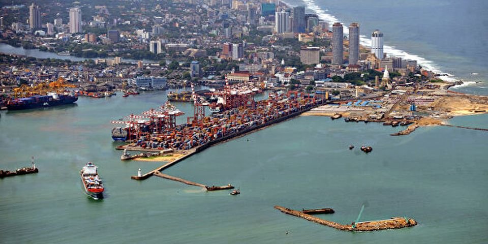 Моряки не могли смениться из-за новых ограничений в каждом порту захода