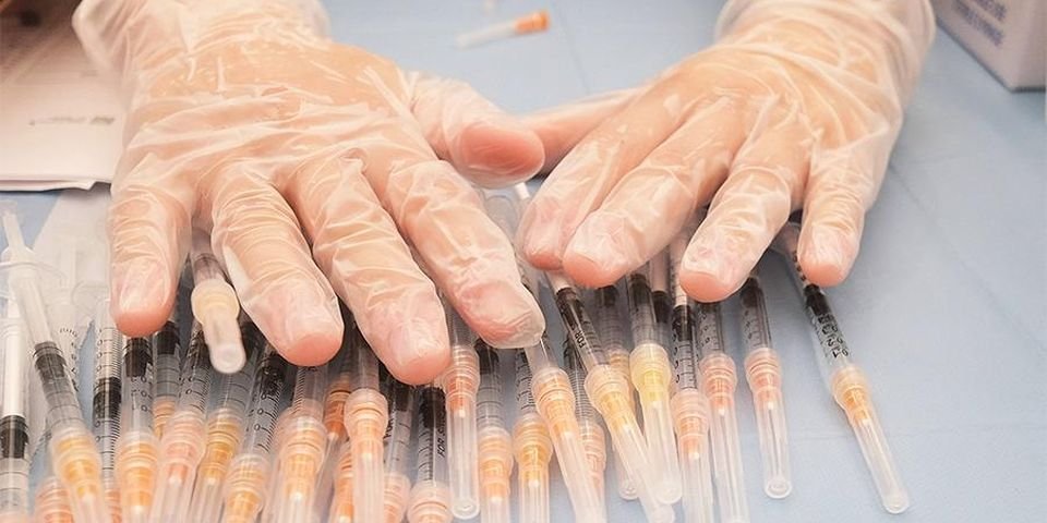 Операция — вакцинация моряков: «КОЛОТЬСЯ» или «НЕТ» — проблемный вопрос