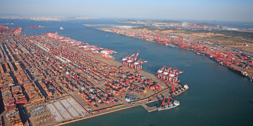 Пренебрежительное отношение к морякам: страны разворачивают суда с больными и умершими