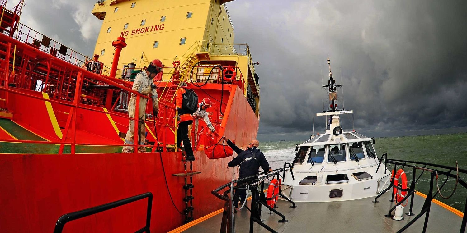 Только «избранным» морякам продлили действие сертификатов о предварительных медицинских осмотрах