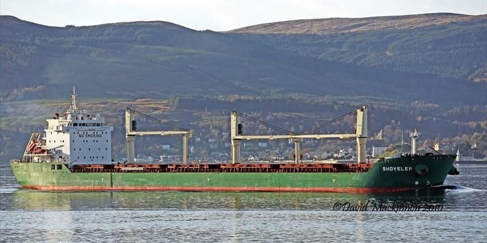 Трое моряков госпитализированы и шестеро больны: суда косит вирус