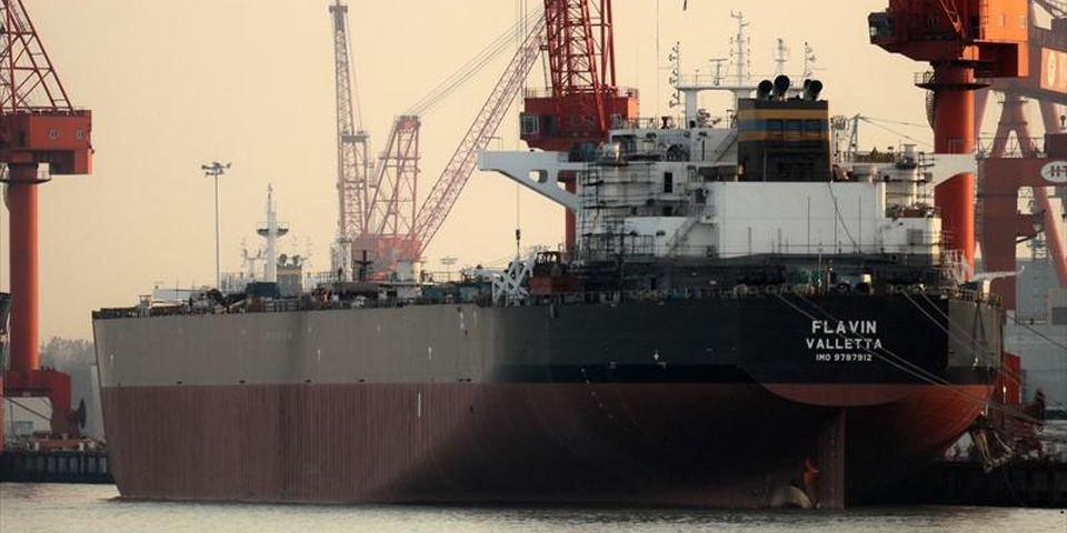 Тромбоз у моряка стал причиной смены курса танкера и экстренной эвакуации