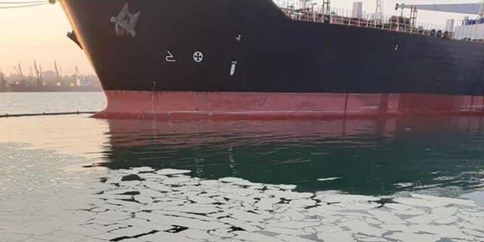 За разлив «пальмы» всех «собак» вешают на старпома и хотят 2,5 млн USD — миллиона оказалось мало