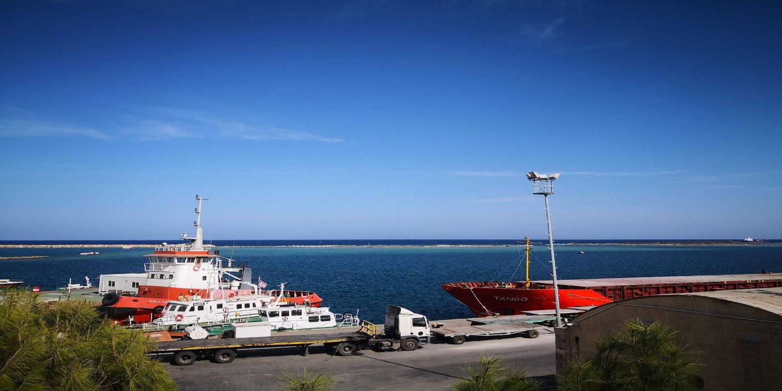 Капитана сняли с судна и арестовали на месяц за смешное преступление