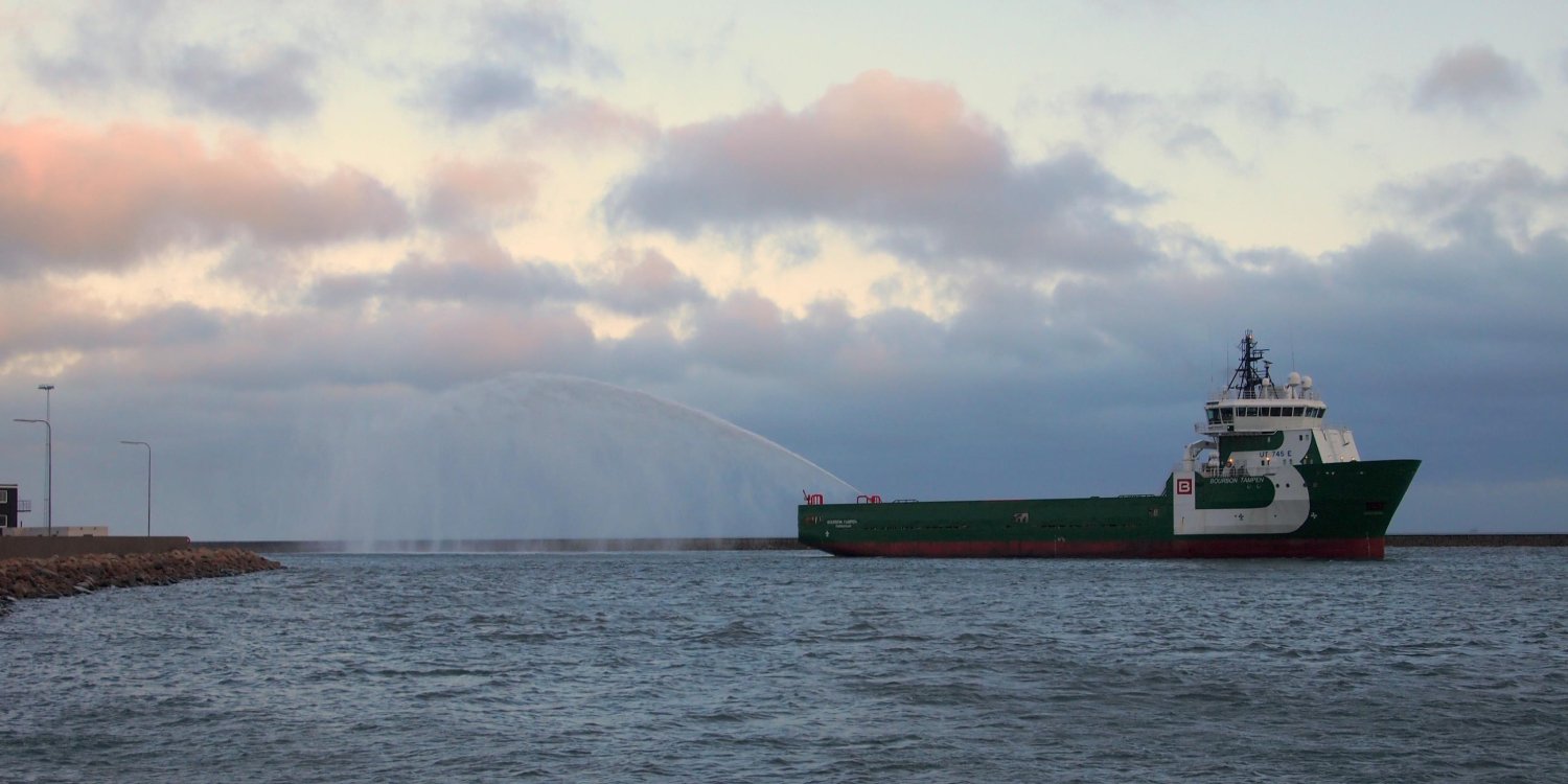 Двое моряков ранены и один похищен: они пытались отразить атаку пиратов