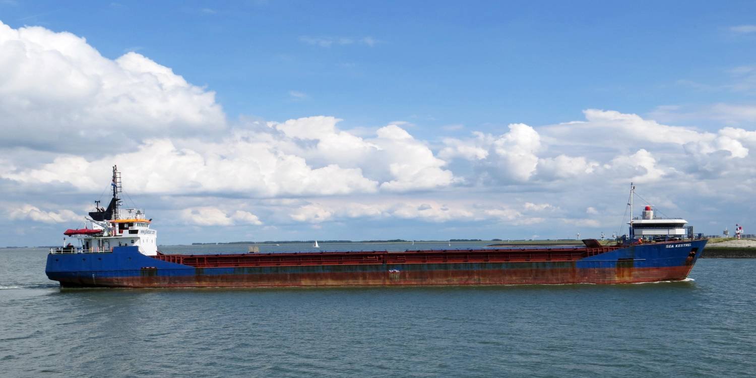 Судно шло в никуда: капитан не понимал английского и у него нет навыков в навигации