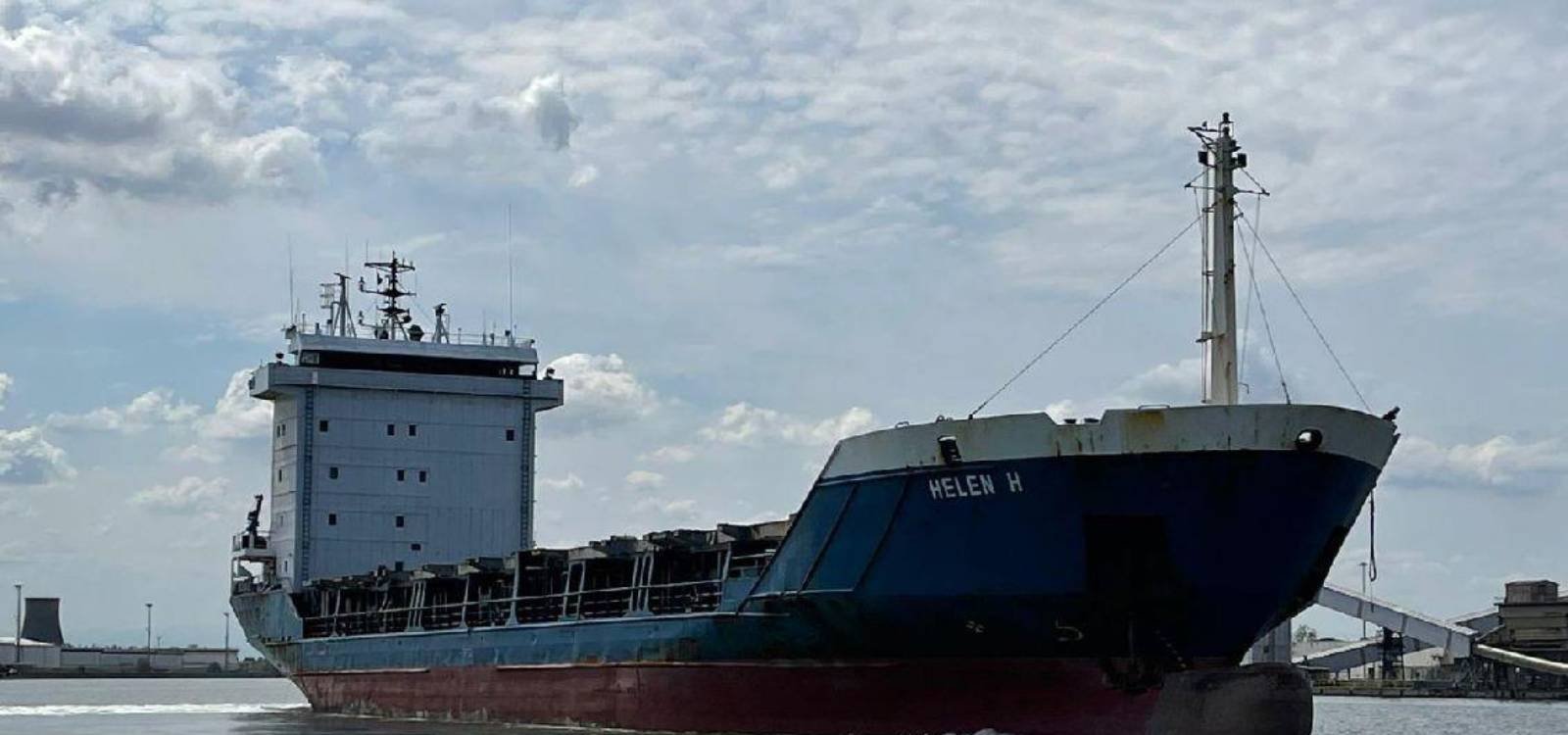 Два моряка с судна HELEN H были травмированы во время рейса