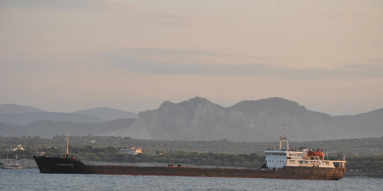 С судна в районе Керчи пропал второй механик
