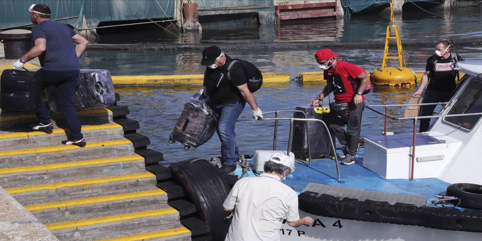 Страны сообщают о нововведениях для моряков: вакцинированным — «дорогу» и сход на берег!