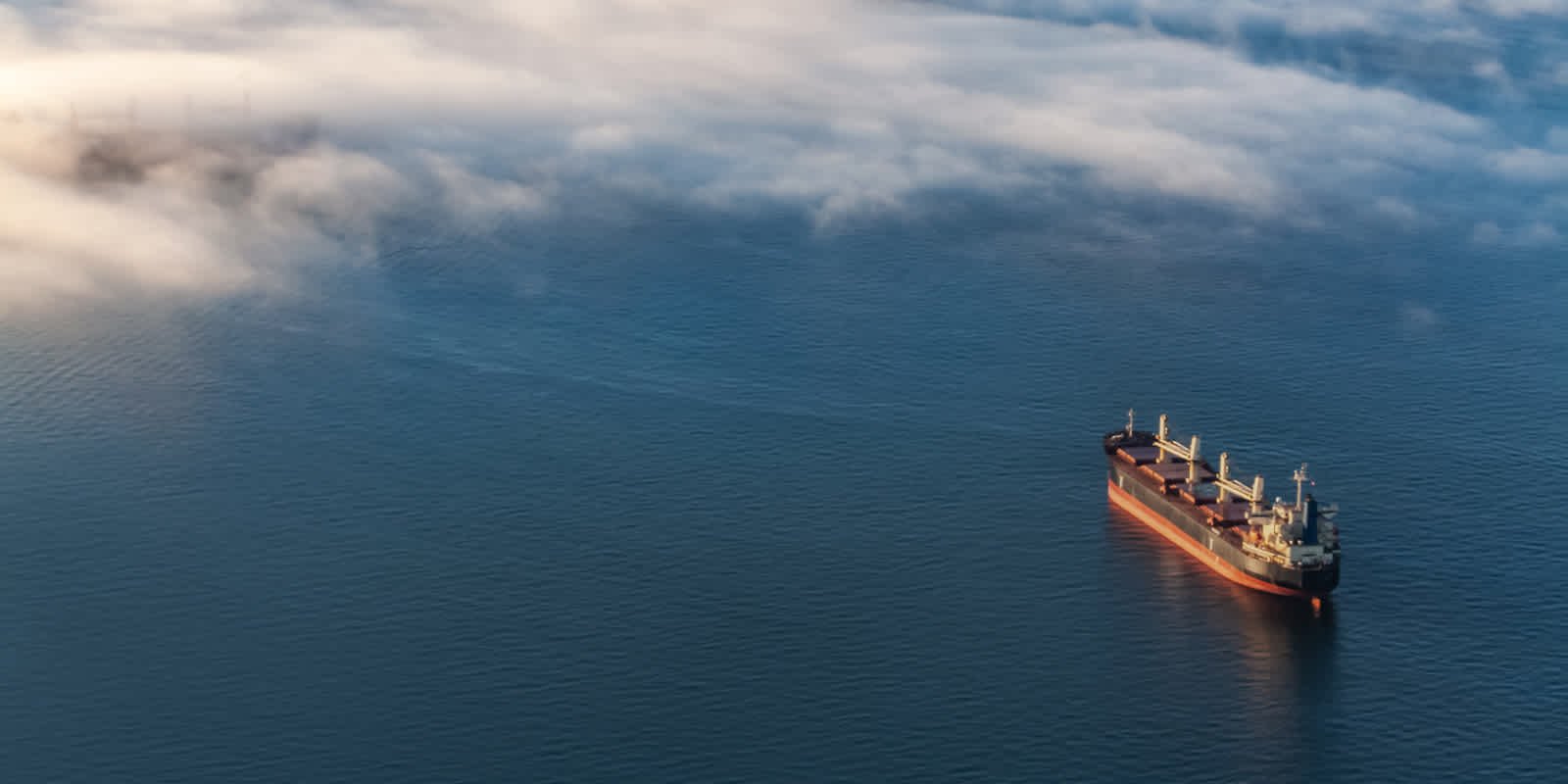 Три недели экипаж жил в настоящем кошмаре с трупом коллеги на борту