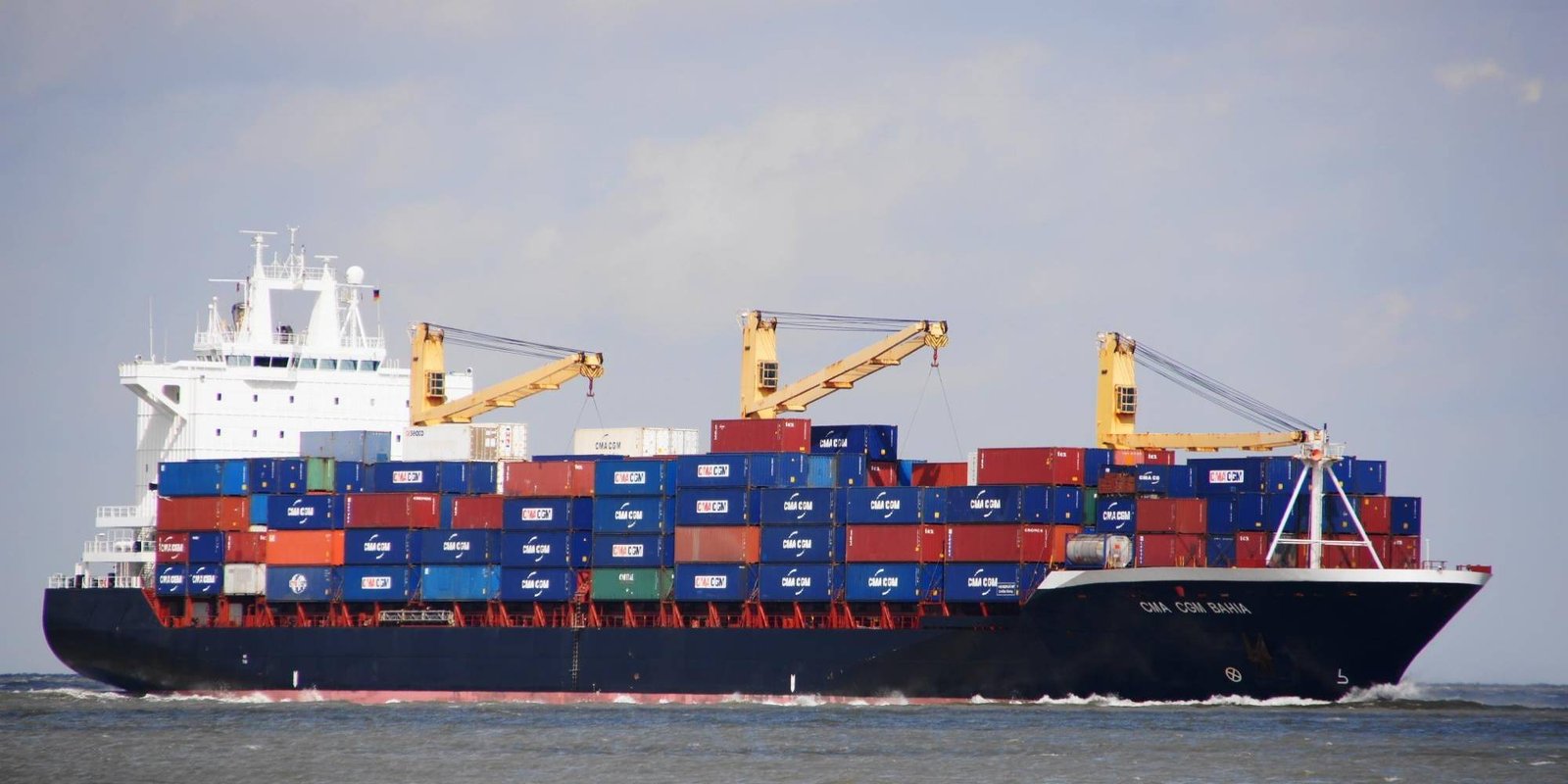 Моряк получил травму в «машине» и судну пришлось прервать рейс