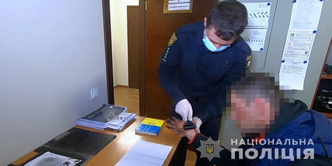 Херсонец вербовал украинских моряков для нелегальной работы на судах за границей