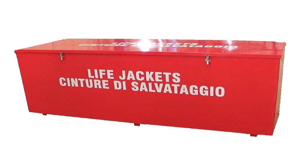 На судне произошёл взрыв просроченного литиевого аккумулятора в одном из фонарей