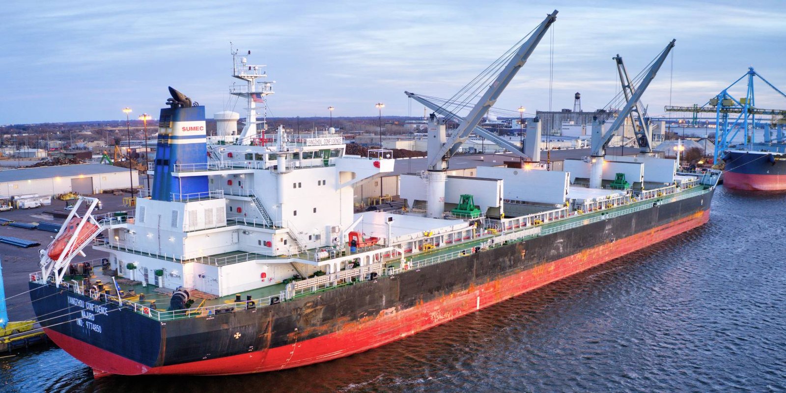 Не попадитесь: новый экипаж набирают на судно, где моряки работают уже 14-й месяц