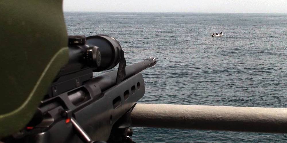 Пираты в медицинских масках захватили танкер, а экипаж связали