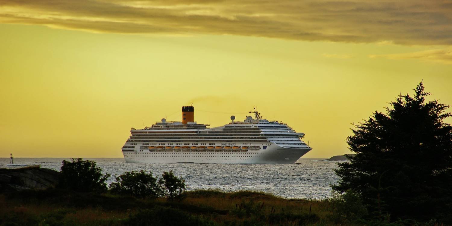 Круизные суда становятся временными центрами для беженцев из Украины