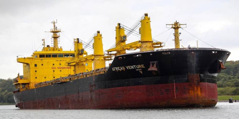 Украинская часть экипажа судна African Venture убедили овнера отказаться от погрузки в российском порту
