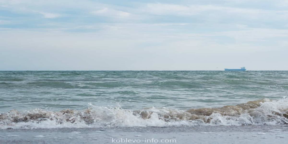 Выехать из Украины моряку — запросто и «за дорого»: конкуренция на рынке услуг для «беглецов» растёт