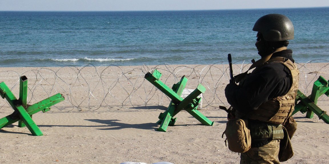 Выезд моряков невозможен теперь из-за путаницы терминов в «выездном документе»